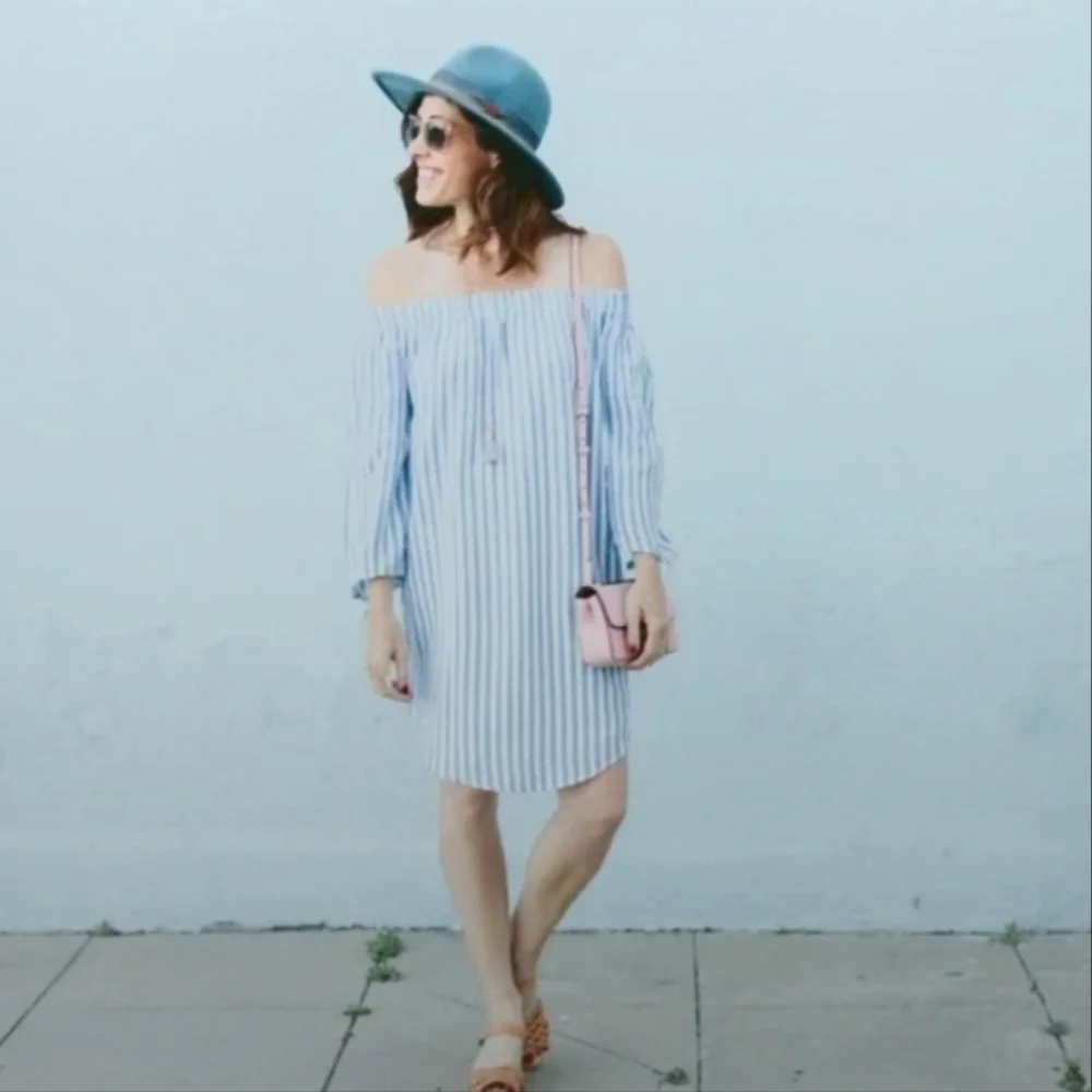 Old Navy Blue stripped Off the shoulders Dress LP